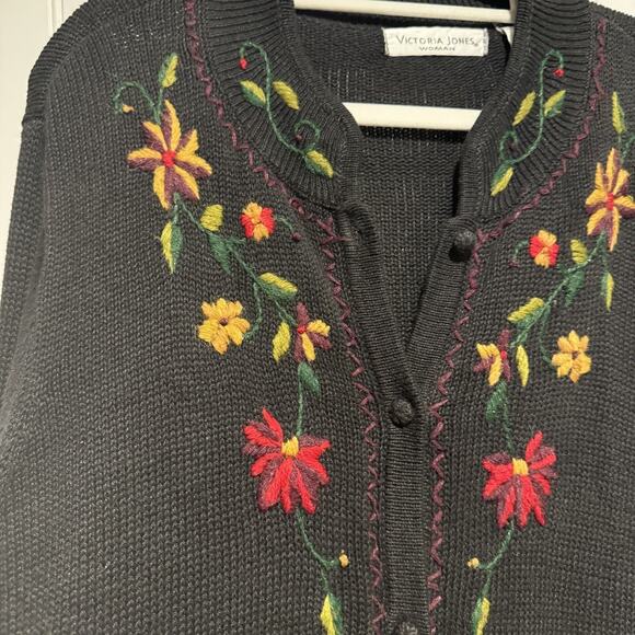 Vintage Victoria Jones Black Floral Embroidered Cardigan Sweater Size 1X - Picture 3 of 6